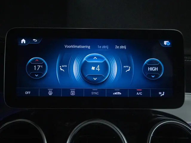 Mercedes-Benz GLC 300e 4MATIC 2020 Hybride Benzine 20