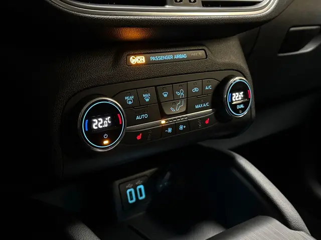 Ford Kuga 2.5 PHEV Titanium 2022 Hybride Benzine 9