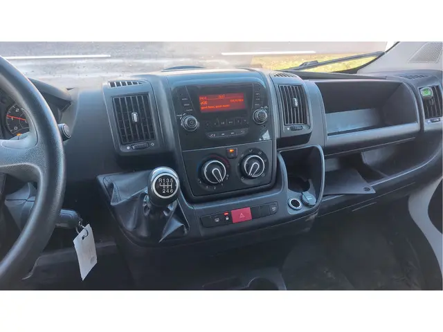 Peugeot Boxer 335 2.2 BlueHDi 140 L3 Pro DC 2020 Diesel 6