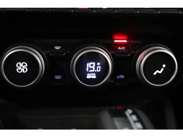 Dacia Duster 1.3 TCe 150 Journey EDC 2023 Benzine 13