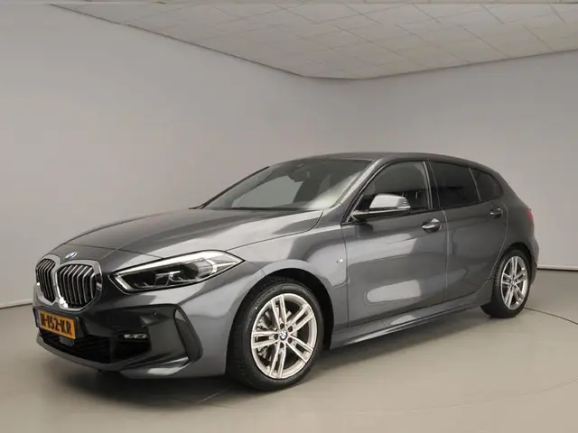 BMW 1 Serie 5-deurs 118i 2021 Benzine 38