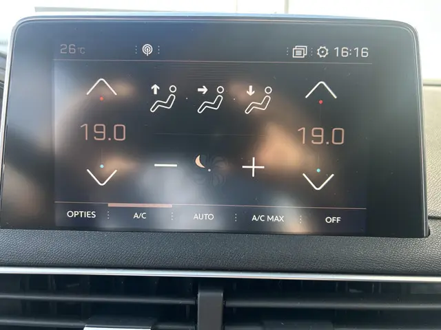 Peugeot 3008 1.2 PureTech GT -Line automaat 2017 Benzine 18