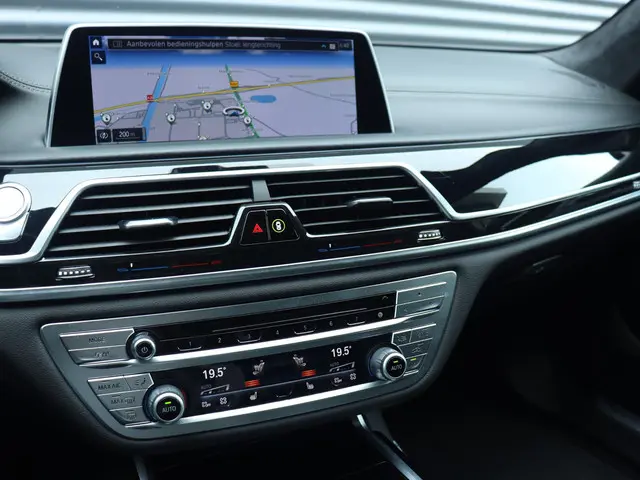 BMW 7 Serie 745e 2022 Hybride Benzine 18