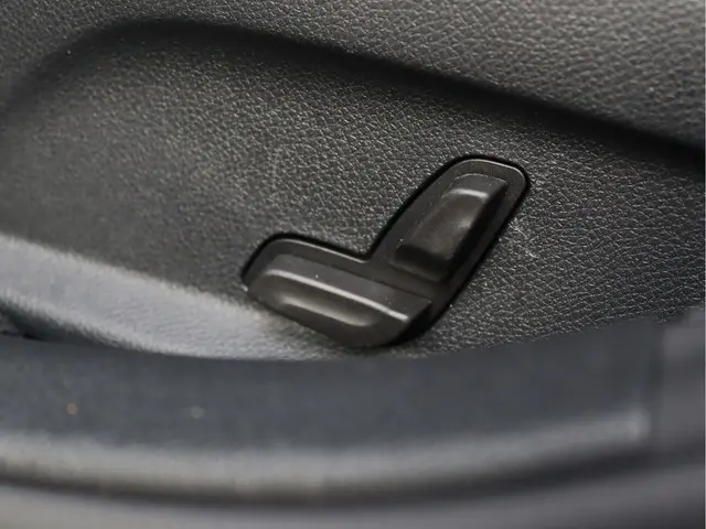 Mercedes-Benz C-Klasse 180 AMG-line 2019 Benzine 31