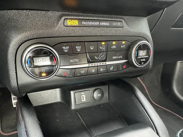 Ford Focus 1.5 EcoBoost ST Line Business 2020 Benzine 26