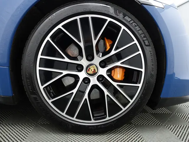 Porsche Taycan Performance 84 kWh- 2021 Elektrisch 23