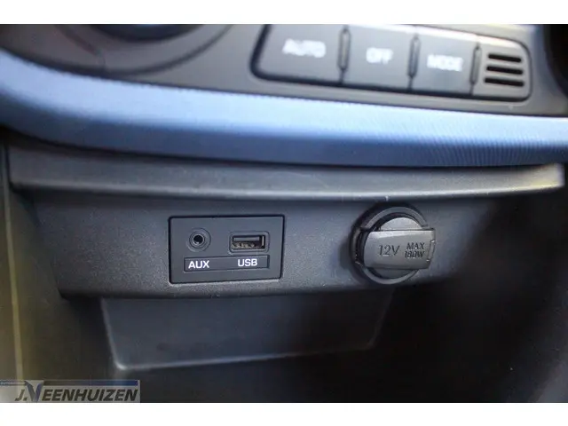 Hyundai i10 1.0i i-Motion Comfort 2016 Benzine 21