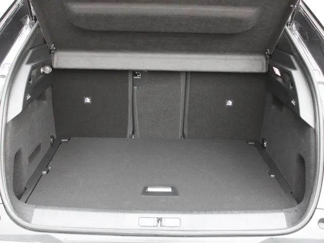 Peugeot 3008 1.2 Hybrid 145 Allure 2025 Hybride Benzine 32