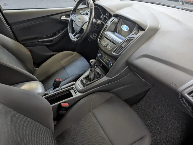 Ford Focus 1.0 Lease Edition |NAVI|SENSOR|NAP 2017 Benzine 8