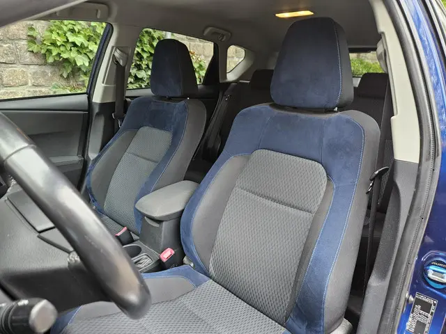 Toyota Auris 1.8 Hybrid Executive 2015 Hybride Benzine 14