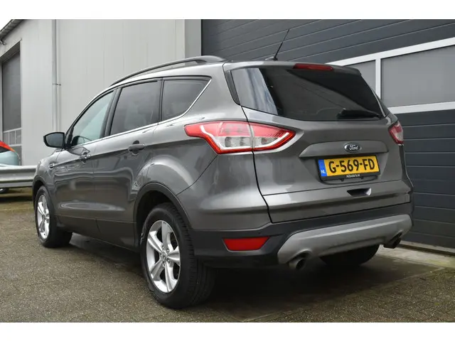 Ford Kuga 2.5 automaat 2014 Benzine 3