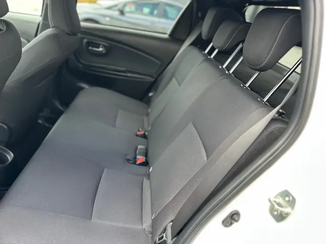 Toyota Yaris 1.5 Hybrid Bi-Tone 2018 Hybride Benzine 16