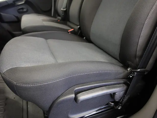 Renault Master T33 2.3 dCi 135 L2H2 2024 Diesel 10