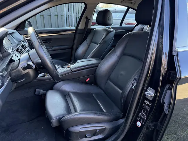 BMW 5 Serie 518d Executive 2014 Diesel 11