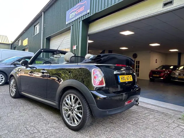 MINI One Cabrio Mini 1.6 Chili 64000km 2013 Benzine 13