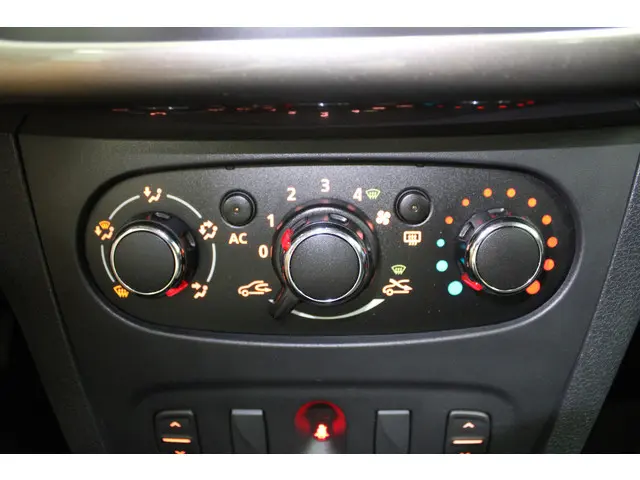 Dacia Sandero 0.9 TCe Lauréate 2014 Benzine 10