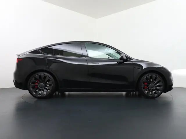 Tesla Model Y Performance AWD 75 kWh 2022 Elektrisch 8