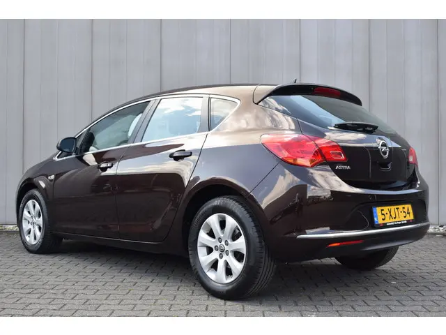 Opel Astra 1.4 Turbo Business + 2014 Benzine 23