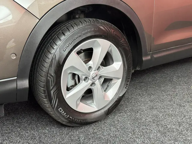 Nissan QASHQAI 1.2 Business Edition 2019 Benzine 24