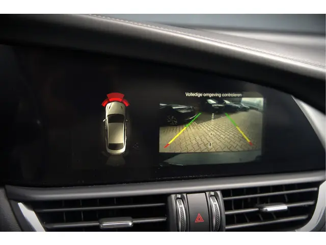 Alfa Romeo Giulia 2.0 T AWD Veloce Q4 2018 Benzine 16