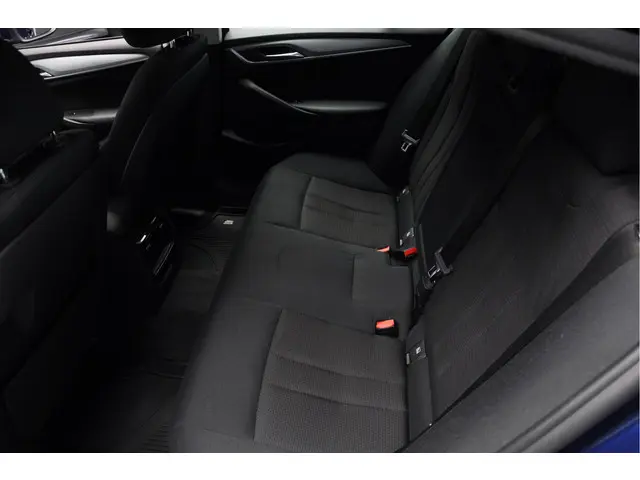 BMW 5 Serie 530i 2018 Benzine 12