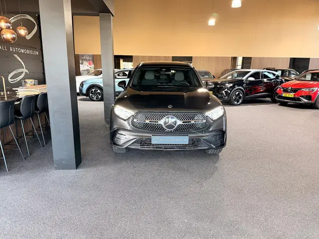Mercedes-Benz GLC 200 4MATIC AMG Line 2024 Benzine 17