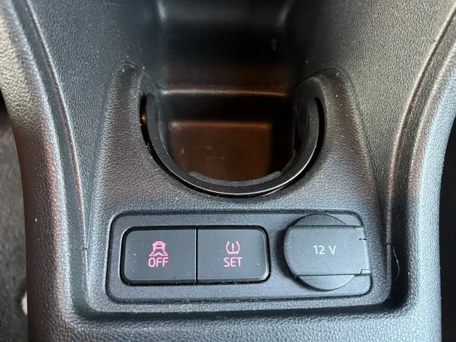 Volkswagen up! 1.0 BMT move up! NL-AUTO-NAP. 2017 Benzine 51