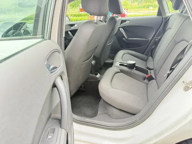Audi A1 Sportback 1.4 TFSI Connect 2012 Benzine 19