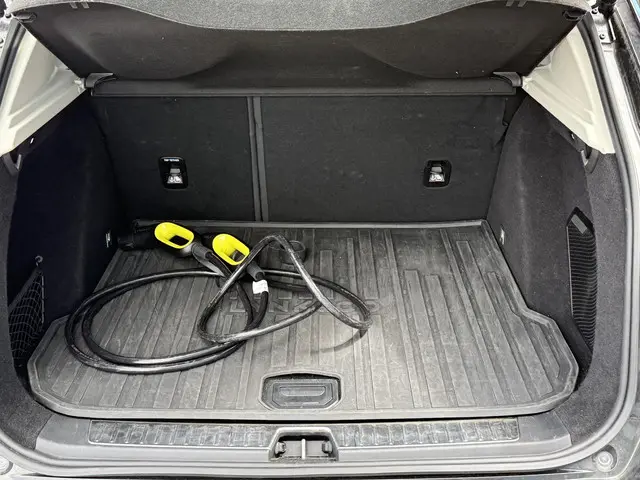 Lynk & Co 01 1.5 2025 Hybride Benzine 23