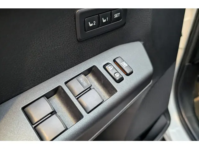 Toyota RAV4 2.5 Hybrid Executive 2017 Hybride Benzine 12