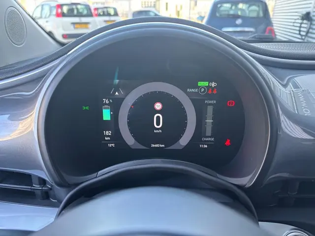 Fiat 500e La Prima 42 kWh 2022 Elektrisch 9