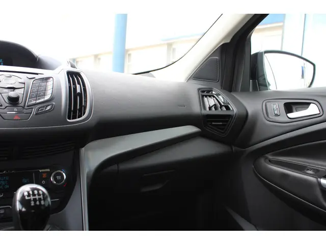 Ford Kuga 1.5 Trend Edition 2015 Benzine 15
