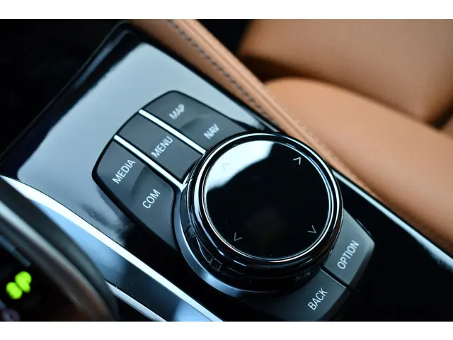 BMW 5 Serie 545e xDrive M-Sport 2021 Hybride Benzine 75