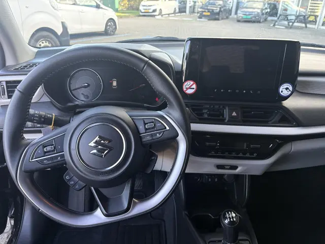 Suzuki Swift 1.2 Select Smart Hybrid 2024 Benzine 6