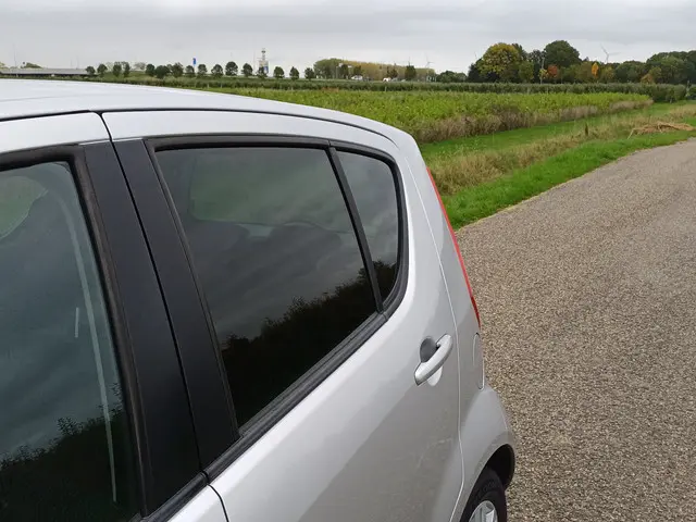 Suzuki Splash 1.2 Exclusive EASSS 2014 Benzine 14