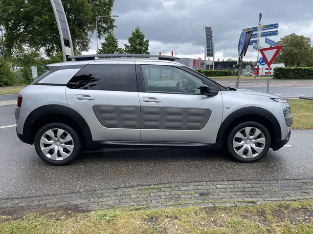 Citroën C4 Cactus 1.2 VTi Business 2014 Benzine 14