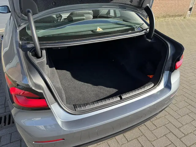 BMW 5 Serie 520i HIGH EXECUTIVE EDITION 2021 Benzine 8