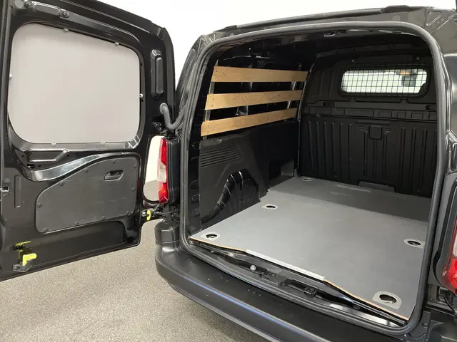 Peugeot Partner 1.5 BlueHDi 100 S&S L1 2023 Diesel 8