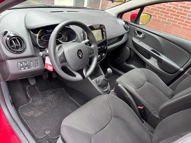 Renault Clio Estate 0.9 TCe Expression 2014 Benzine 18