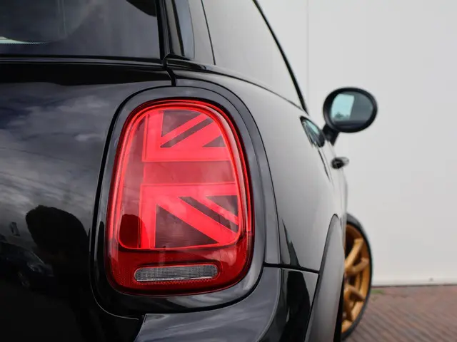 MINI Electric Mini Essential 33 kWh 2021 Elektrisch 28