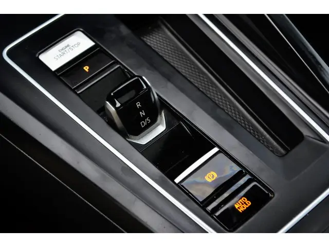 Volkswagen Golf 1.5 eTSI R-Line 2021 Hybride Benzine 28