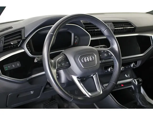 Audi Q3 35 TFSI Pro Line business 2020 Benzine 3