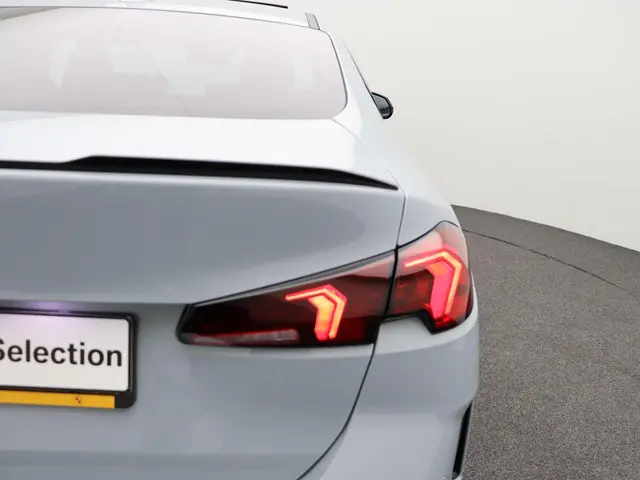 BMW 2 Serie Gran Coupé 220 2026 Benzine 12