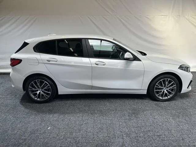 BMW 1 Serie 118i Business Edition Plus 2022 Benzine 5