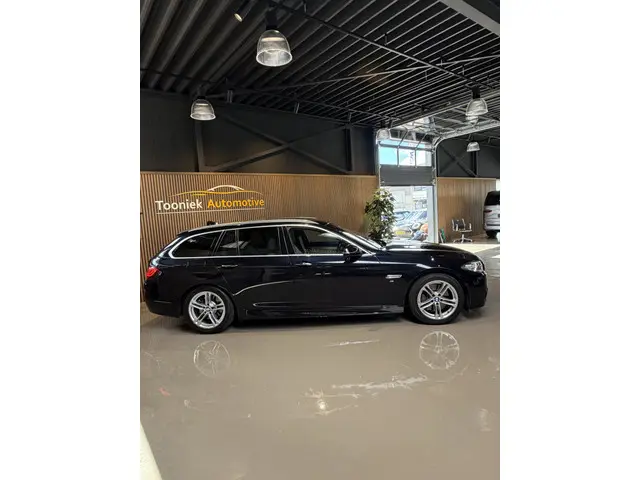 BMW 5 Serie Touring 528i High Executive 2016 Benzine 8