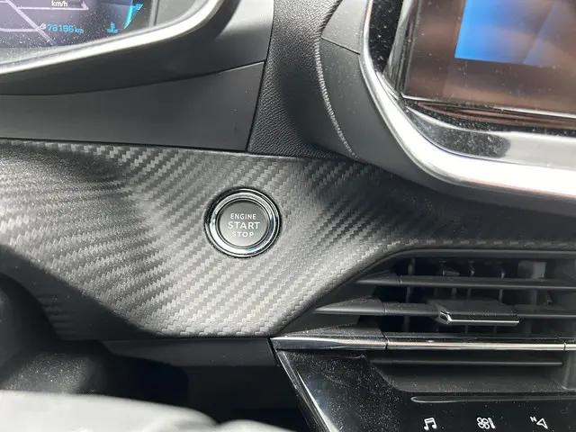 Peugeot 2008 1.2 Turbo 100 PK Allure Pack | 2021 Benzine 25