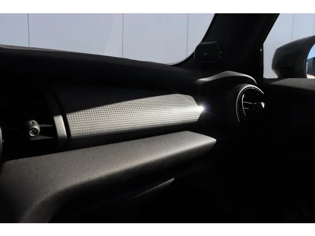 MINI 3-Deurs Cooper 2021 Benzine 22