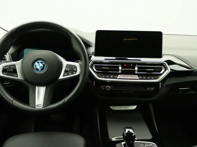 BMW X3 xDrive30e 2022 Hybride Benzine 24