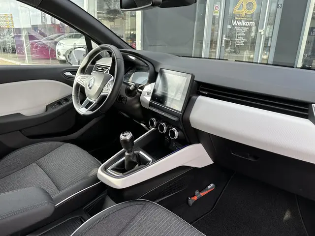 Renault Clio TCe 90 Techno 2023 Benzine 13