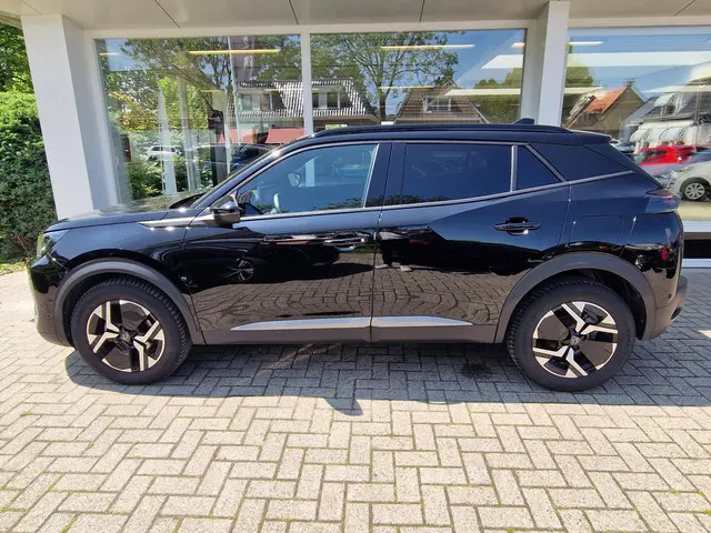 Peugeot 2008 1.2 Hybrid 136 Allure 2024 Hybride Benzine 18